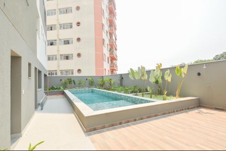 Apartamento à venda com 25m², 1 quarto e 1 vaga Apartamento à venda com 25m², 1 quarto e 1 vagaÁrea comum - Piscina