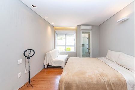 Apartamento à venda com 220m², 4 quartos e 4 vagas Apartamento à venda com 220m², 4 quartos e 4 vagasSuíte 3