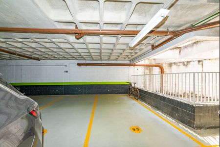 Apartamento à venda com 220m², 4 quartos e 4 vagas Apartamento à venda com 220m², 4 quartos e 4 vagasGaragem