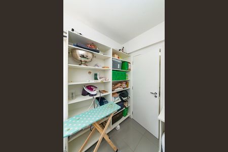 Apartamento à venda com 220m², 4 quartos e 4 vagas Apartamento à venda com 220m², 4 quartos e 4 vagasQuarto de Serviço