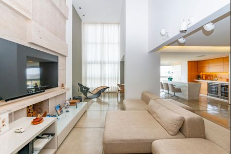 Apartamento à venda com 220m², 4 quartos e 4 vagas Apartamento à venda com 220m², 4 quartos e 4 vagasSala