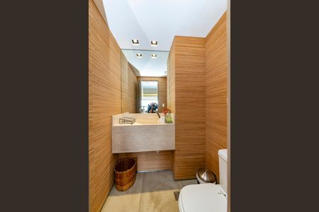 Apartamento à venda com 220m², 4 quartos e 4 vagas Apartamento à venda com 220m², 4 quartos e 4 vagasLavabo