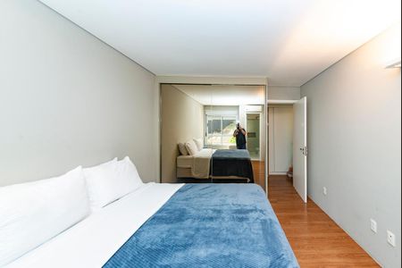 Apartamento à venda com 220m², 4 quartos e 4 vagas Apartamento à venda com 220m², 4 quartos e 4 vagasSuíte 2