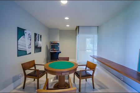 Apartamento à venda com 220m², 4 quartos e 4 vagas Apartamento à venda com 220m², 4 quartos e 4 vagasÁrea comum