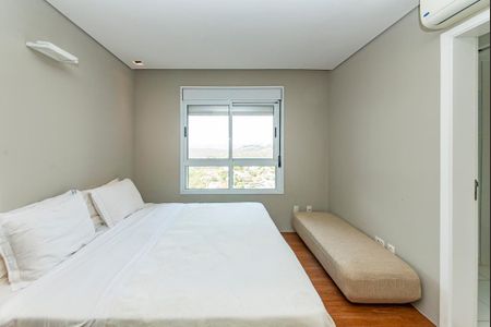 Apartamento à venda com 220m², 4 quartos e 4 vagas Apartamento à venda com 220m², 4 quartos e 4 vagasSuíte 4