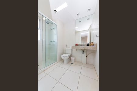 Apartamento à venda com 220m², 4 quartos e 4 vagas Apartamento à venda com 220m², 4 quartos e 4 vagasBanheiro da Suíte 4