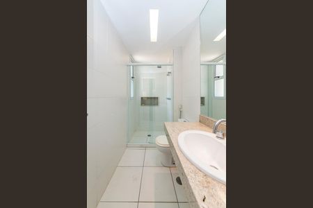 Apartamento à venda com 220m², 4 quartos e 4 vagas Apartamento à venda com 220m², 4 quartos e 4 vagasBanheiro da Suíte 3