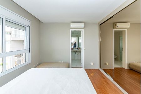 Apartamento à venda com 220m², 4 quartos e 4 vagas Apartamento à venda com 220m², 4 quartos e 4 vagasSuíte 4