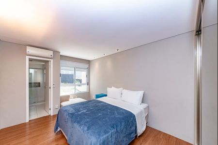 Apartamento à venda com 220m², 4 quartos e 4 vagas Apartamento à venda com 220m², 4 quartos e 4 vagasSuíte 2