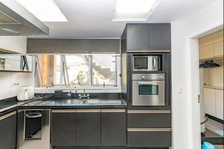 Apartamento à venda com 220m², 4 quartos e 4 vagas Apartamento à venda com 220m², 4 quartos e 4 vagasCozinha