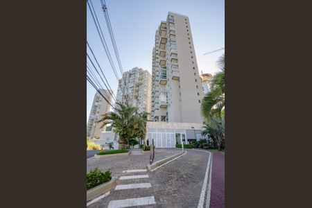 Apartamento à venda com 220m², 4 quartos e 4 vagas Apartamento à venda com 220m², 4 quartos e 4 vagasFachada