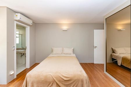 Apartamento à venda com 220m², 4 quartos e 4 vagas Apartamento à venda com 220m², 4 quartos e 4 vagasSuíte 3