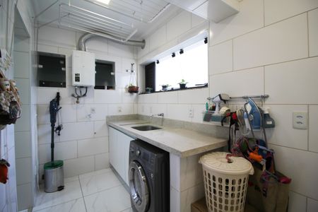 Apartamento à venda com 94m², 2 quartos e 2 vagas Apartamento à venda com 94m², 2 quartos e 2 vagasÁrea de Serviço