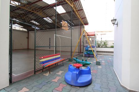 Apartamento à venda com 94m², 2 quartos e 2 vagas Apartamento à venda com 94m², 2 quartos e 2 vagasÁrea comum - Playground