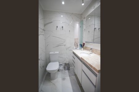 Apartamento à venda com 94m², 2 quartos e 2 vagas Apartamento à venda com 94m², 2 quartos e 2 vagasBanheiro da Suíte 1