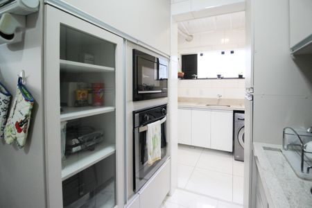 Apartamento à venda com 94m², 2 quartos e 2 vagas Apartamento à venda com 94m², 2 quartos e 2 vagasCozinha
