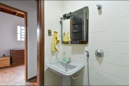 Casa à venda com 460m², 4 quartos e 3 vagasBanheiro Casa 2