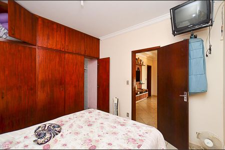 Casa à venda com 460m², 4 quartos e 3 vagasSuíte Casa 1