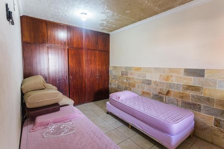 Casa à venda com 460m², 4 quartos e 3 vagasCasa 2- Quarto 