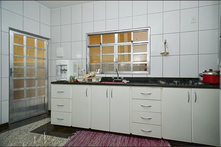 Casa à venda com 460m², 4 quartos e 3 vagasCozinha Casa 1