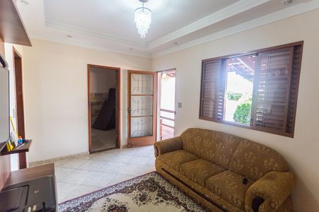 Casa à venda com 460m², 4 quartos e 3 vagasCasa 2- Sala