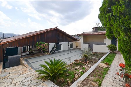 Casa à venda com 460m², 4 quartos e 3 vagasÁrea externa