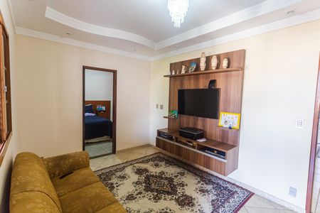 Casa à venda com 460m², 4 quartos e 3 vagasCasa 2- Sala