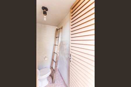 Casa à venda com 460m², 4 quartos e 3 vagasBanheiro de serviço