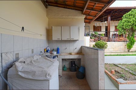 Casa à venda com 460m², 4 quartos e 3 vagasÁrea de Serviço Casa 2