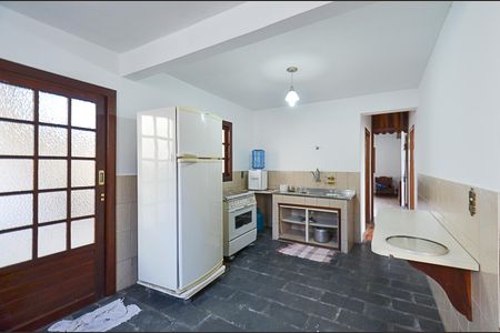 Casa à venda com 460m², 4 quartos e 3 vagasCozinha Casa 2