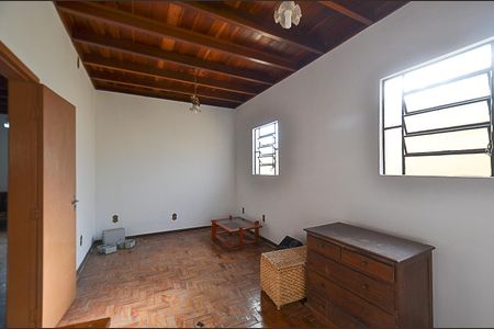 Casa à venda com 460m², 4 quartos e 3 vagasQuarto 1 Casa 2