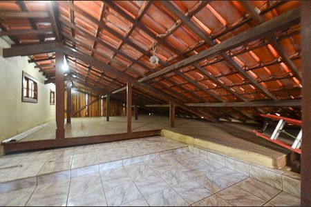 Casa à venda com 460m², 4 quartos e 3 vagasSotão