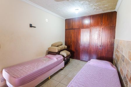 Casa à venda com 460m², 4 quartos e 3 vagasCasa 2- Quarto 
