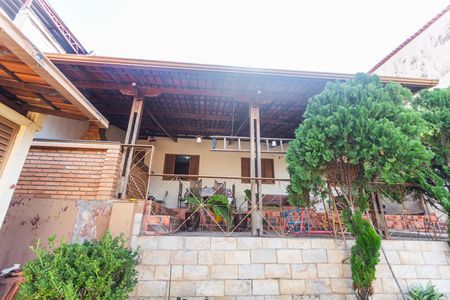 Casa à venda com 460m², 4 quartos e 3 vagasCasa dos Fundos