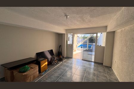 Casa à venda com 270m², 3 quartos e 4 vagas Casa à venda com 270m², 3 quartos e 4 vagasÁrea comum