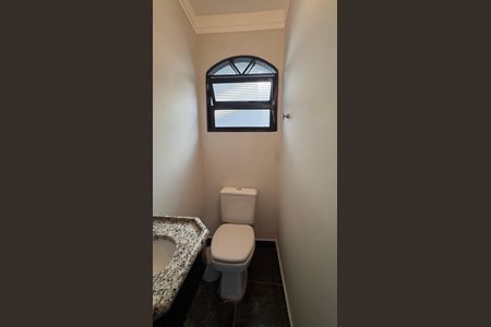 Casa à venda com 270m², 3 quartos e 4 vagas Casa à venda com 270m², 3 quartos e 4 vagasBanheiro 2