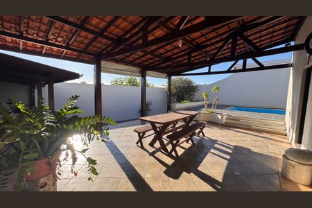 Casa à venda com 270m², 3 quartos e 4 vagas Casa à venda com 270m², 3 quartos e 4 vagasÁrea comum