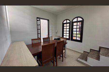 Casa à venda com 270m², 3 quartos e 4 vagas Casa à venda com 270m², 3 quartos e 4 vagasSala de Jantar