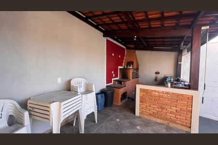 Casa à venda com 270m², 3 quartos e 4 vagas Casa à venda com 270m², 3 quartos e 4 vagasÁrea comum