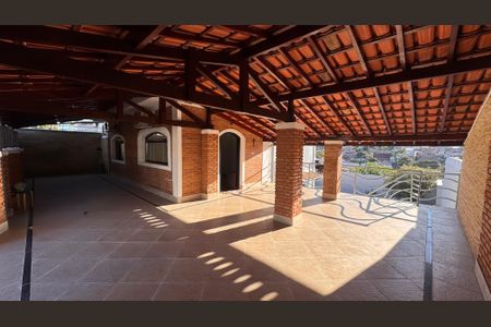 Casa à venda com 270m², 3 quartos e 4 vagas Casa à venda com 270m², 3 quartos e 4 vagasÁrea comum