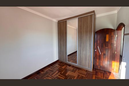 Casa à venda com 270m², 3 quartos e 4 vagas Casa à venda com 270m², 3 quartos e 4 vagasQuarto 2