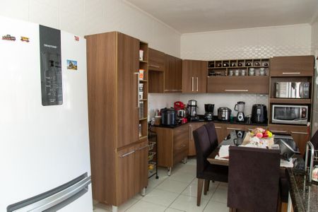 Casa à venda com 480m², 4 quartos e 3 vagas Casa à venda com 480m², 4 quartos e 3 vagasCozinha