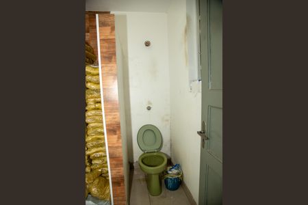 Casa à venda com 480m², 4 quartos e 3 vagas Casa à venda com 480m², 4 quartos e 3 vagasBanheiro