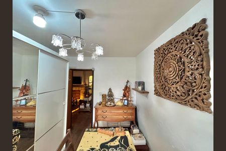 Casa à venda com 265m², 4 quartos e 2 vagas Casa à venda com 265m², 4 quartos e 2 vagasQuarto 1