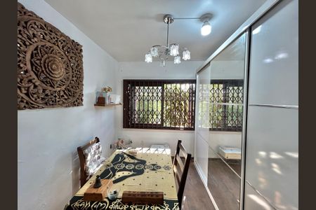 Casa à venda com 265m², 4 quartos e 2 vagas Casa à venda com 265m², 4 quartos e 2 vagasQuarto 1