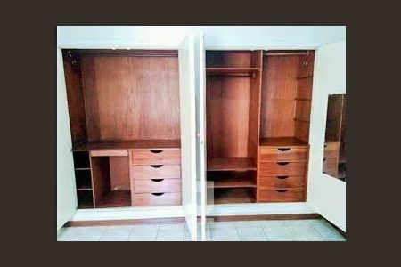 Casa à venda com 180m², 3 quartos e 3 vagas