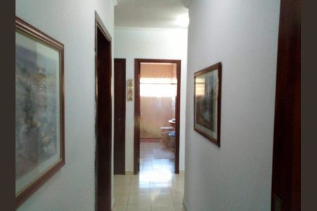 Casa à venda com 220m², 3 quartos e 3 vagas