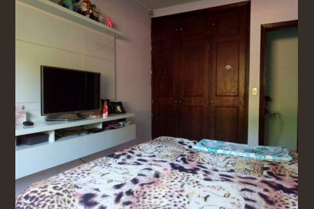 Casa à venda com 220m², 3 quartos e 3 vagas