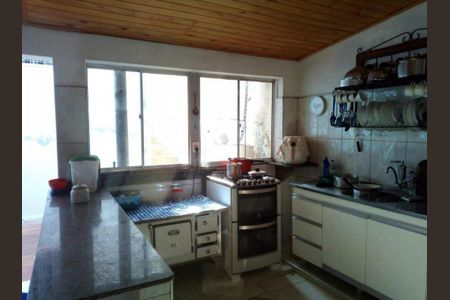 Casa à venda com 220m², 3 quartos e 3 vagas