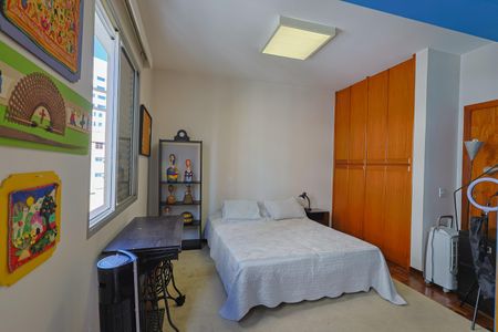 Apartamento à venda com 190m², 3 quartos e 2 vagas Apartamento à venda com 190m², 3 quartos e 2 vagasQuarto 1
